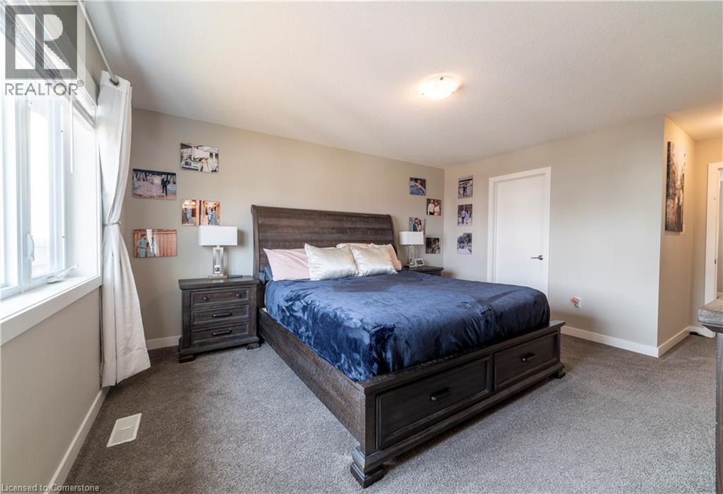 Photo 40 of 933 Robert Ferrie Drive, Kitchener ON