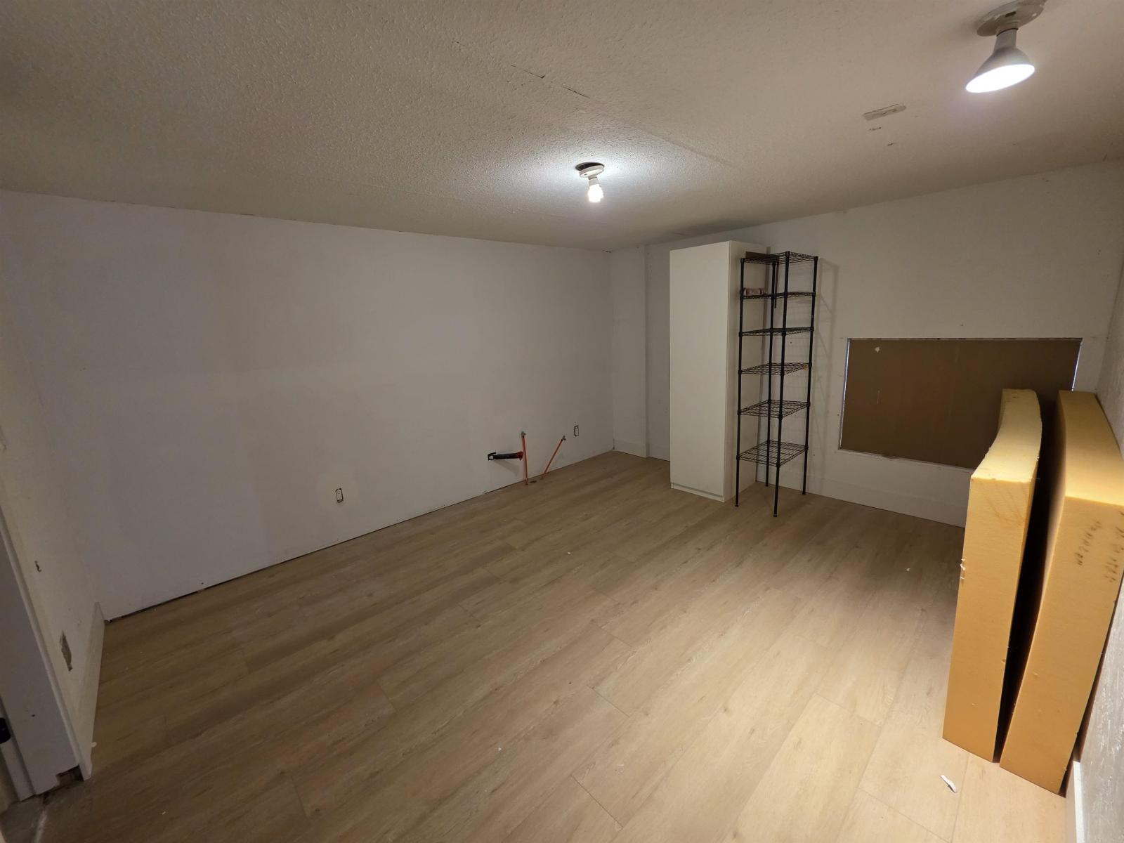 10381 MAIN, Delta