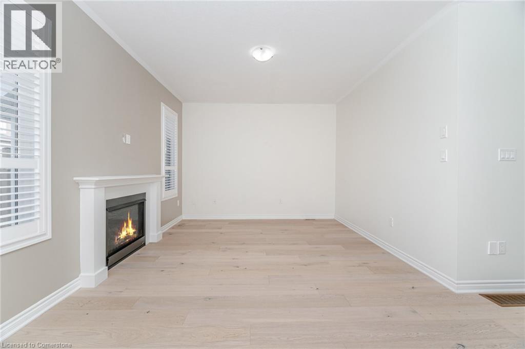 Photo 2 of 28 Pickett Place, Cambridge ON