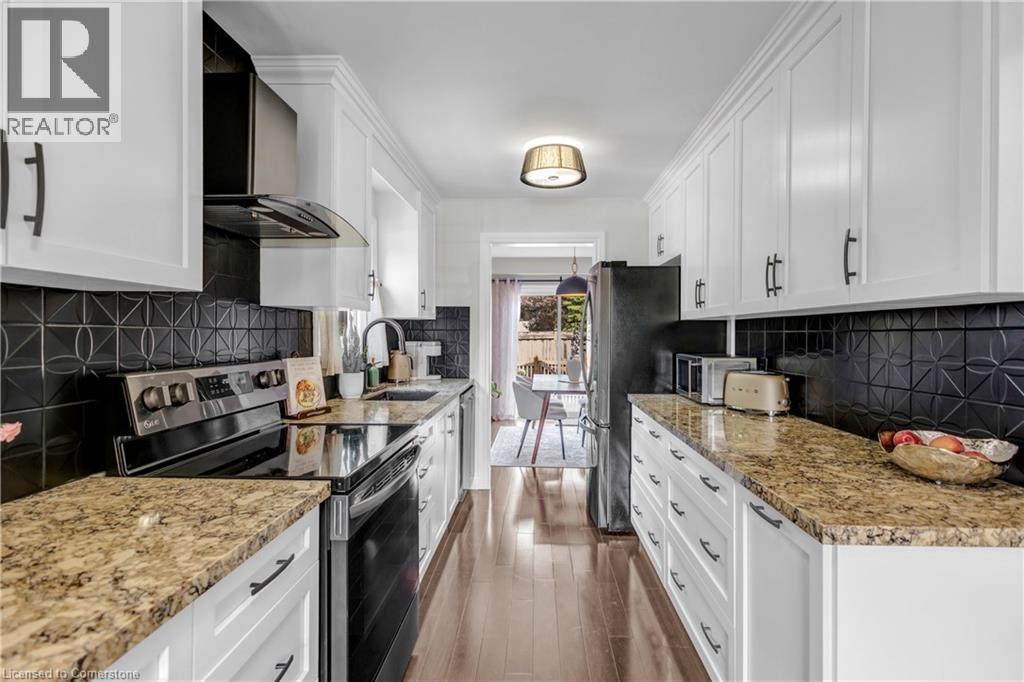 Photo 8 of 302 Wilkes Court Unit 24, Aurora ON
