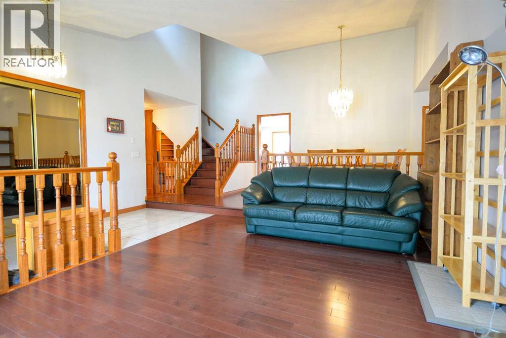 Single Family House for Sale in  Hawktree Circle NW Hawkwood Calgary 