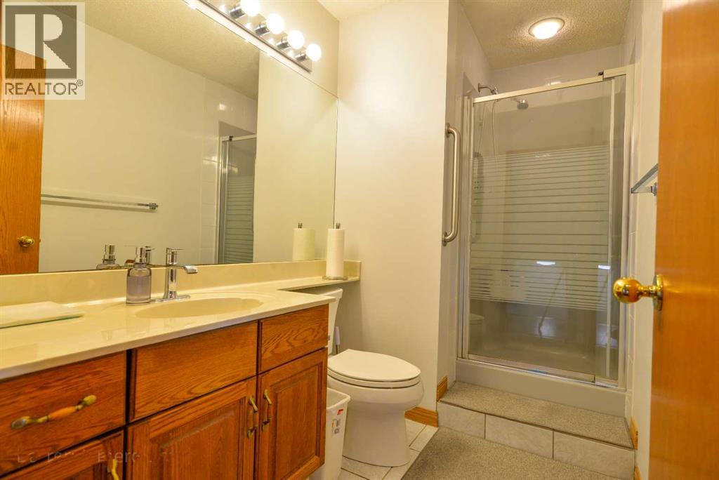 Single Family House for Sale in  Hawktree Circle NW Hawkwood Calgary 