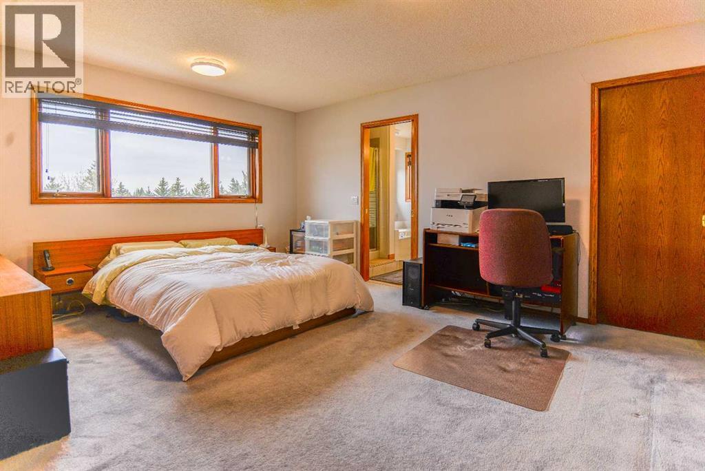 Single Family House for Sale in  Hawktree Circle NW Hawkwood Calgary 