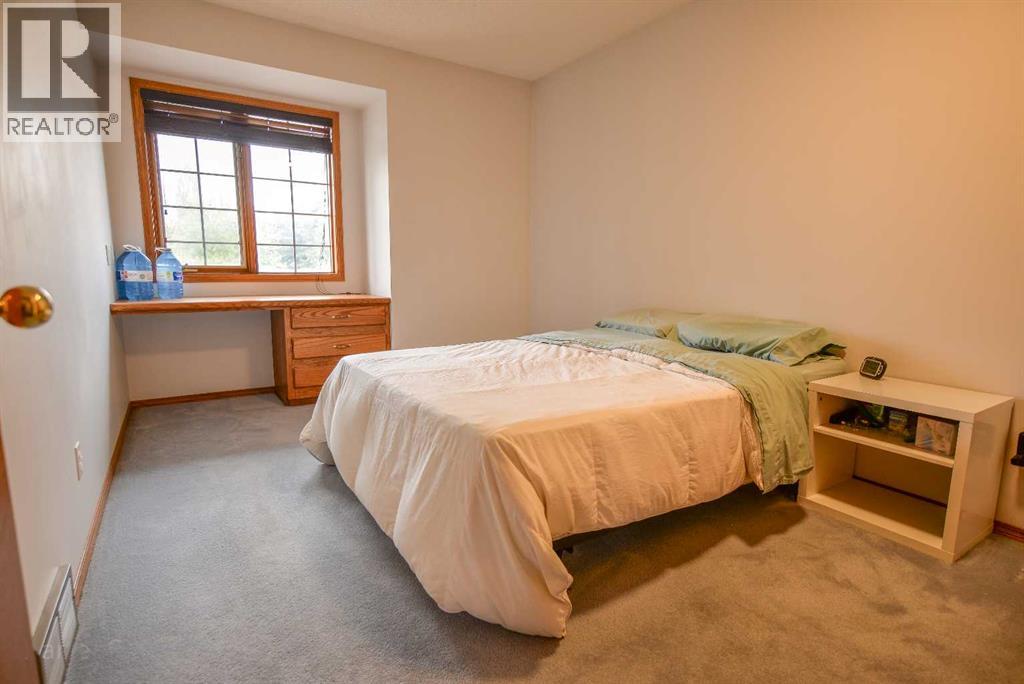 Single Family House for Sale in  Hawktree Circle NW Hawkwood Calgary 