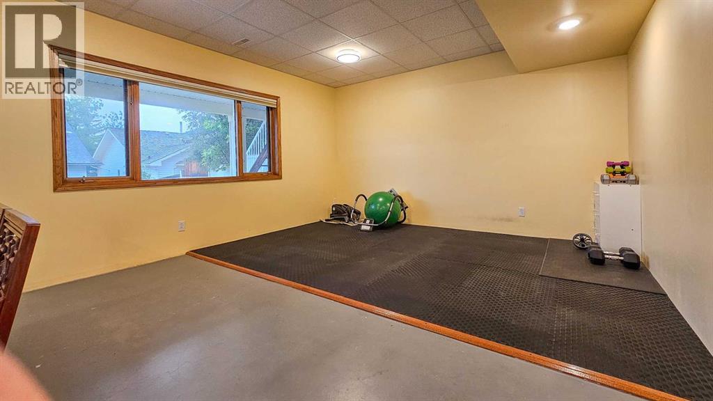 Single Family House for Sale in  Hawktree Circle NW Hawkwood Calgary 