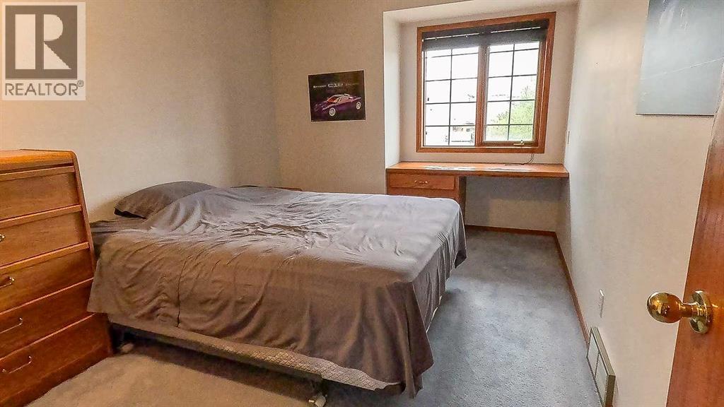 Single Family House for Sale in  Hawktree Circle NW Hawkwood Calgary 