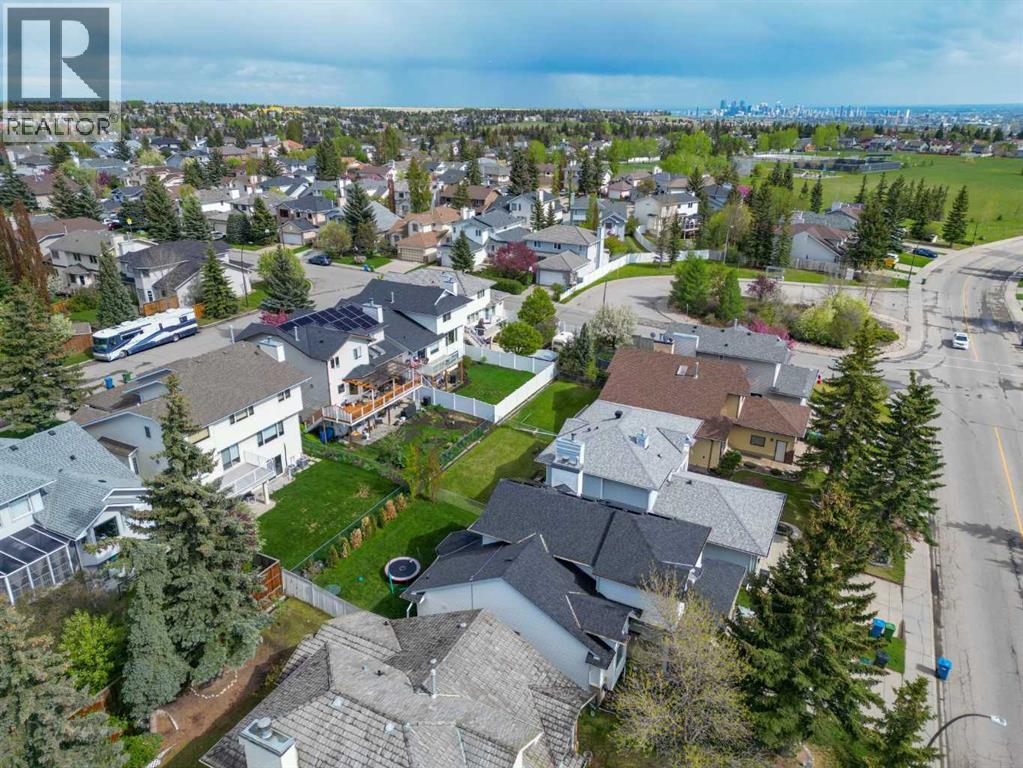 Single Family House for Sale in  Hawktree Circle NW Hawkwood Calgary 