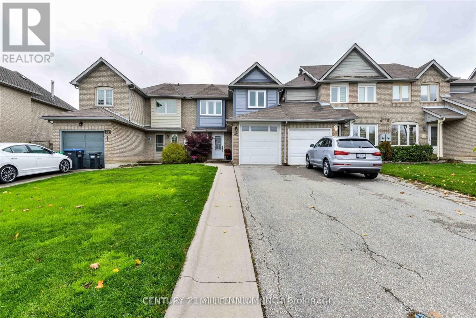 Photo 10 of 32 Gardenia Way, Caledon ON