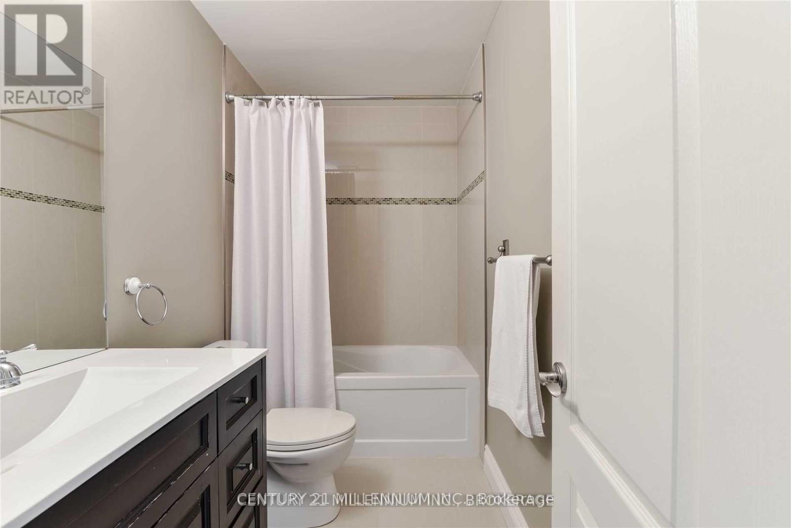 Photo 19 of 32 Gardenia Way, Caledon ON