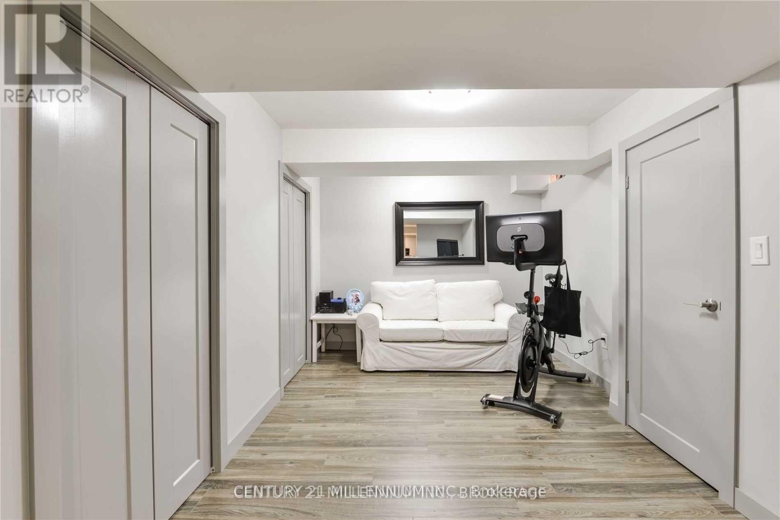 Photo 5 of 32 Gardenia Way, Caledon ON