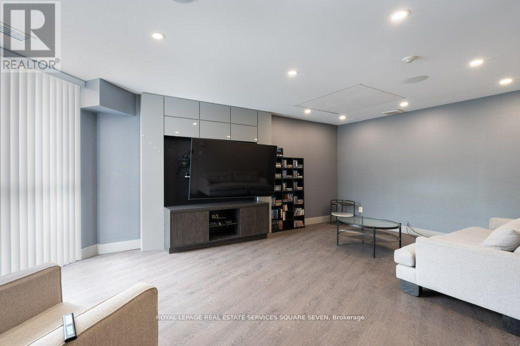 Photo 13 of 705 4235 Sherwoodtowne Boulevard, Mississauga ON