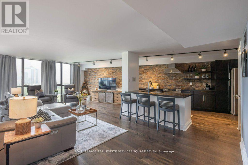 Photo 15 of 705 4235 Sherwoodtowne Boulevard, Mississauga ON