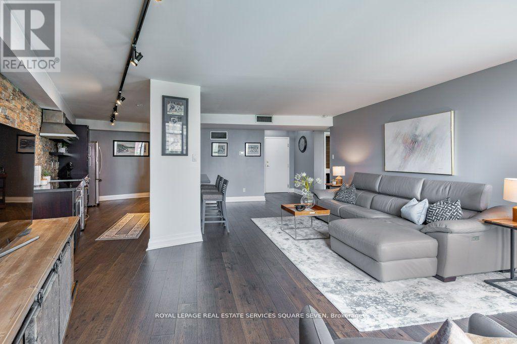 Photo 16 of 705 4235 Sherwoodtowne Boulevard, Mississauga ON