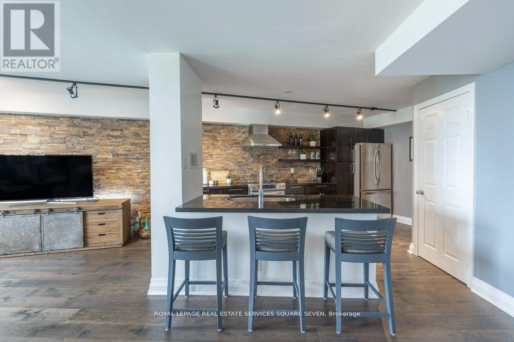 Photo 20 of 705 4235 Sherwoodtowne Boulevard, Mississauga ON