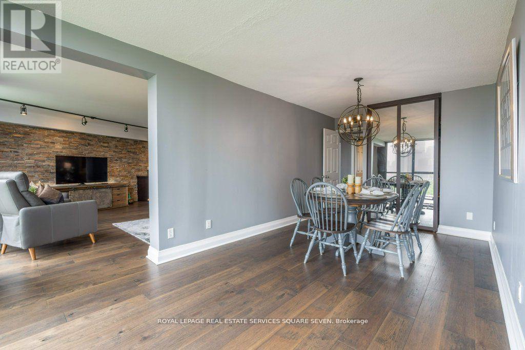 Photo 24 of 705 4235 Sherwoodtowne Boulevard, Mississauga ON