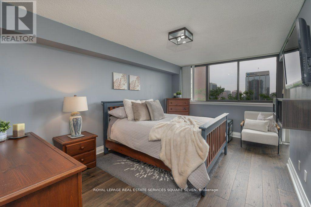 Photo 27 of 705 4235 Sherwoodtowne Boulevard, Mississauga ON