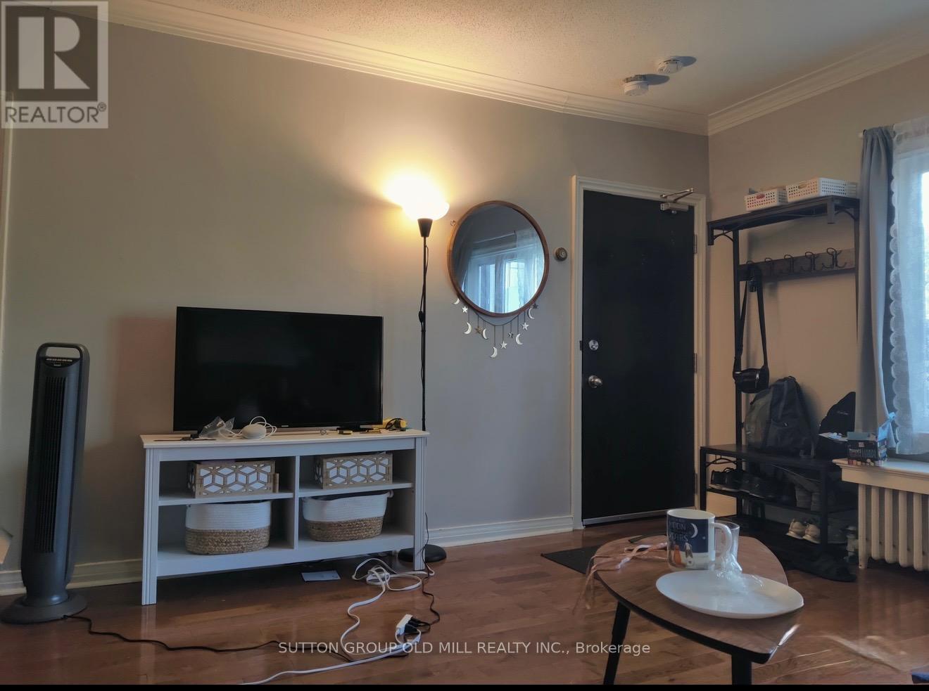 Photo 9 of 1 248 South Kingsway, Toronto ON