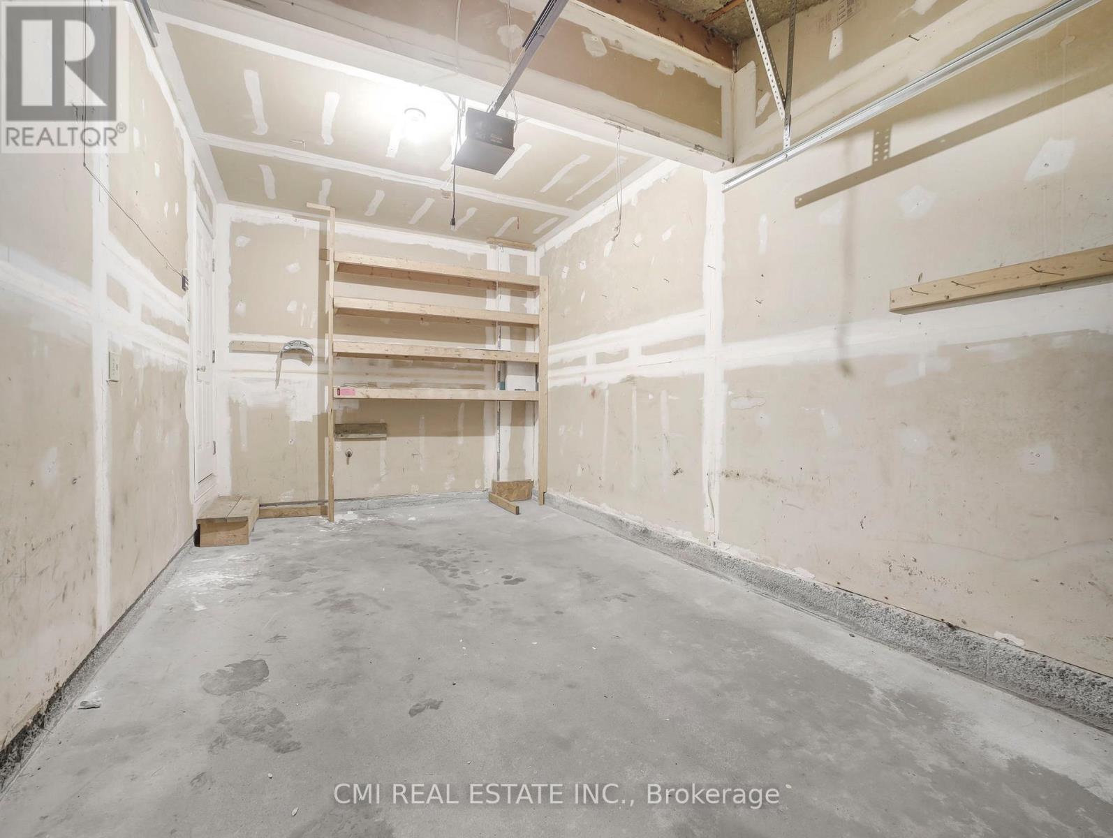 Photo 17 of 24 29 Paulander Drive, Kitchener ON