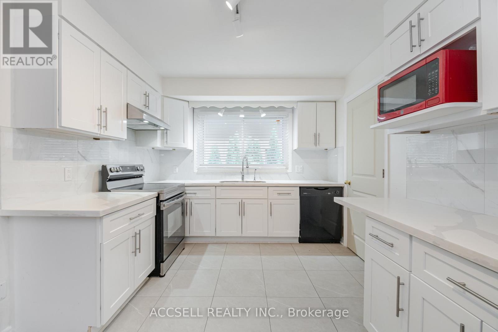 Photo 33 of 4 Tanner Circle, St Catharines ON