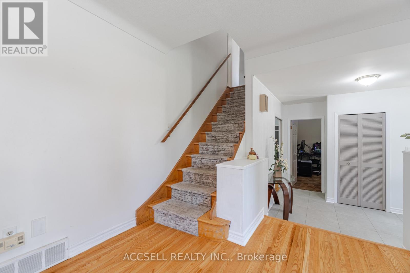 Photo 41 of 4 Tanner Circle, St Catharines ON