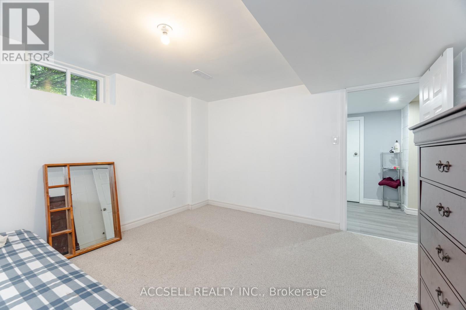 Photo 11 of 4 Tanner Circle, St Catharines ON