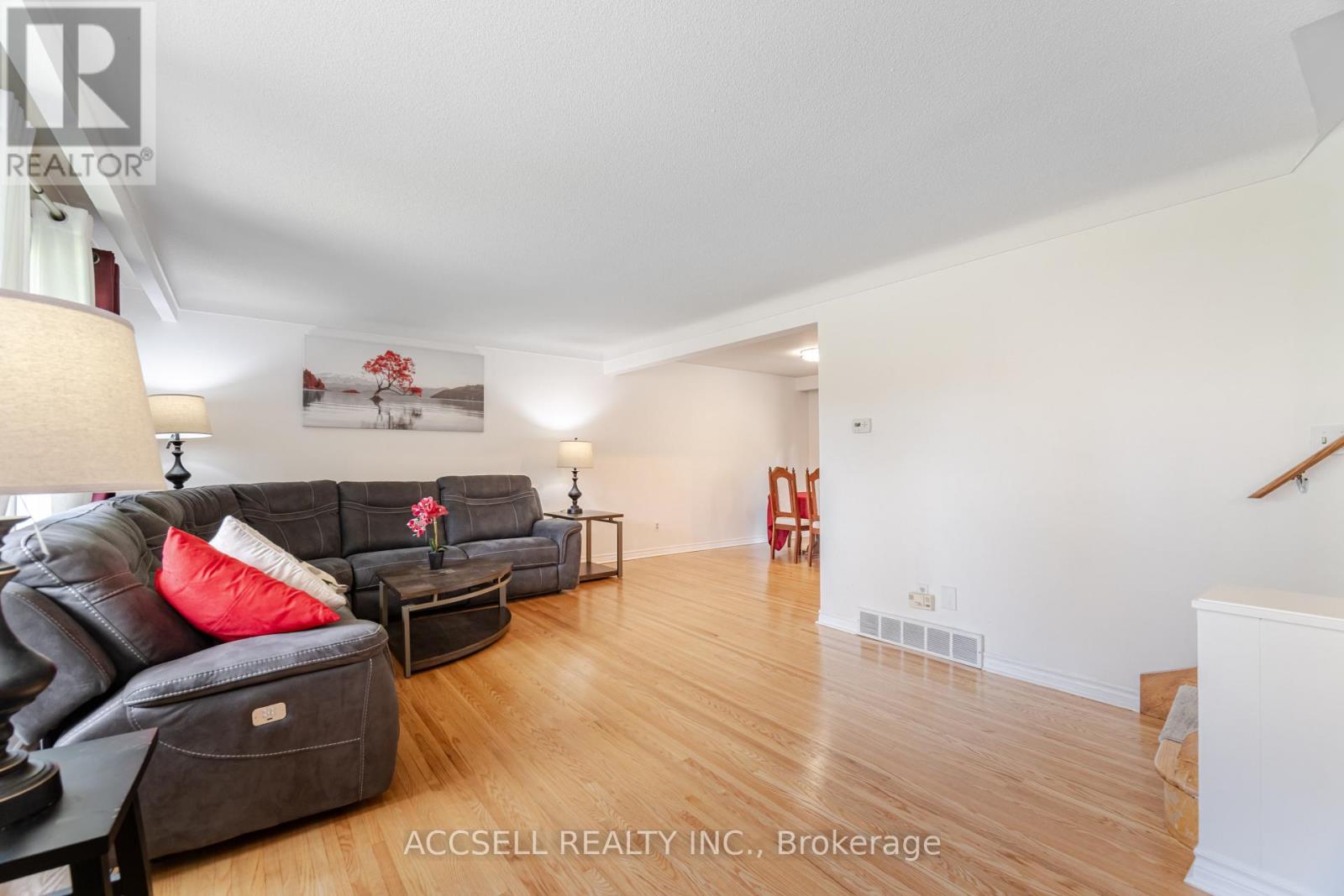 Photo 14 of 4 Tanner Circle, St Catharines ON