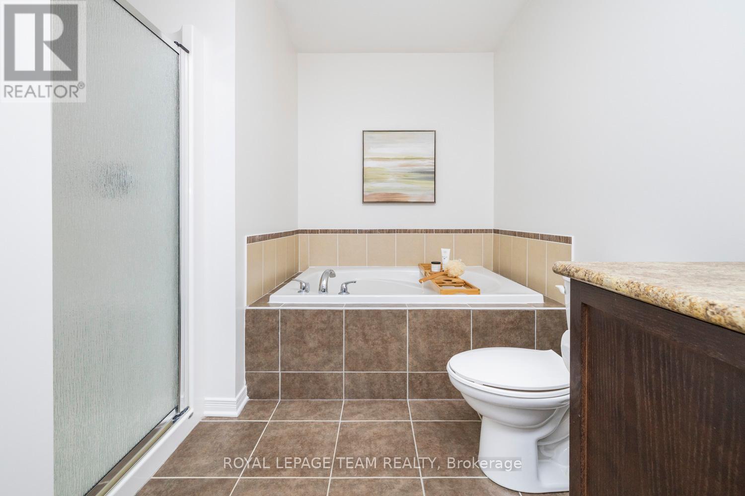 Photo 18 of 209 Macoun Circle, Ottawa ON