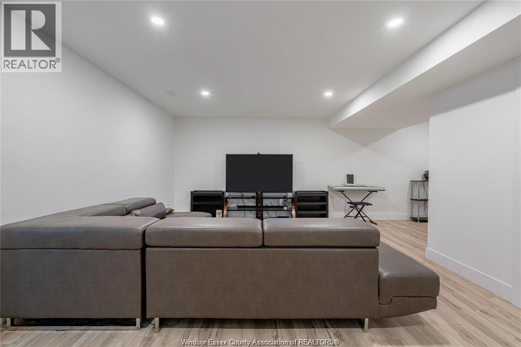 Photo 17 of 13 Summerville Avenue, Leamington ON