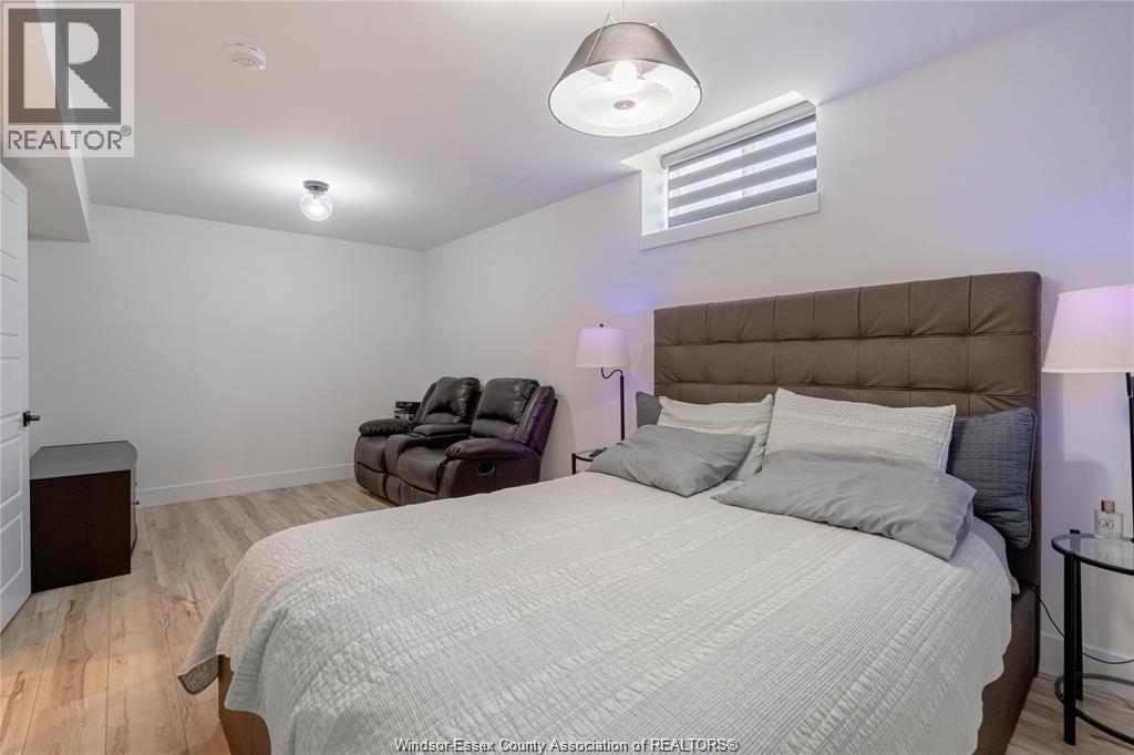 Photo 4 of 13 Summerville Avenue, Leamington ON