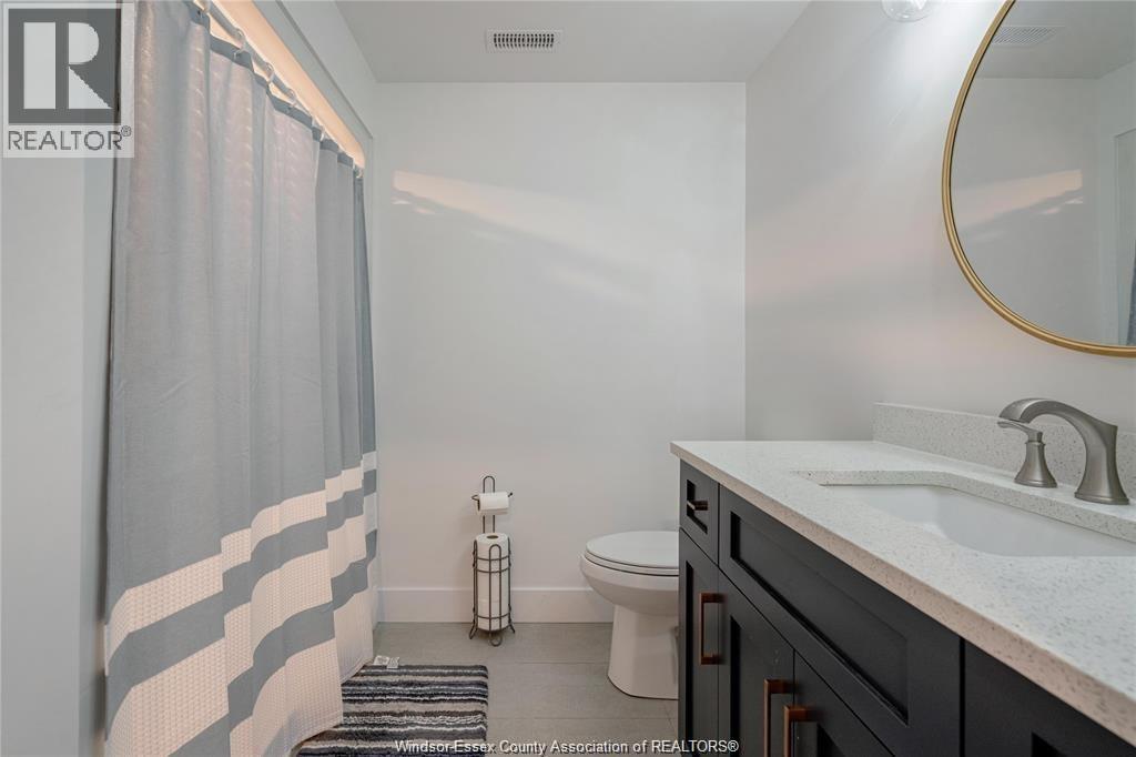 Photo 3 of 13 Summerville Avenue, Leamington ON