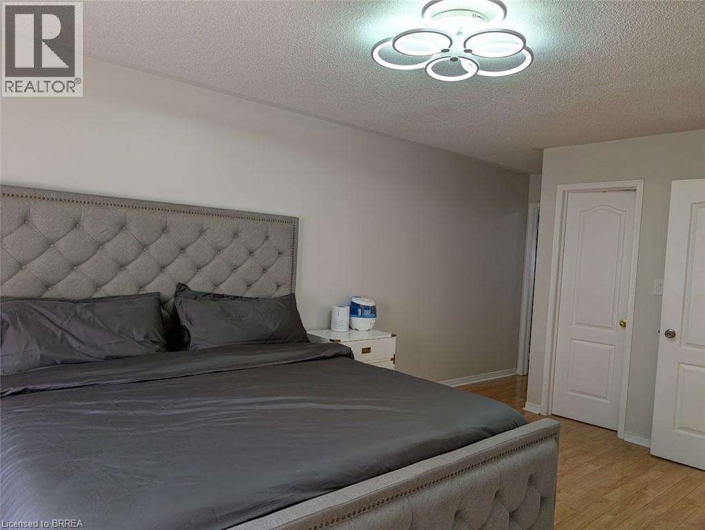 Photo 38 of 10 Polar Bear Place, Brampton ON
