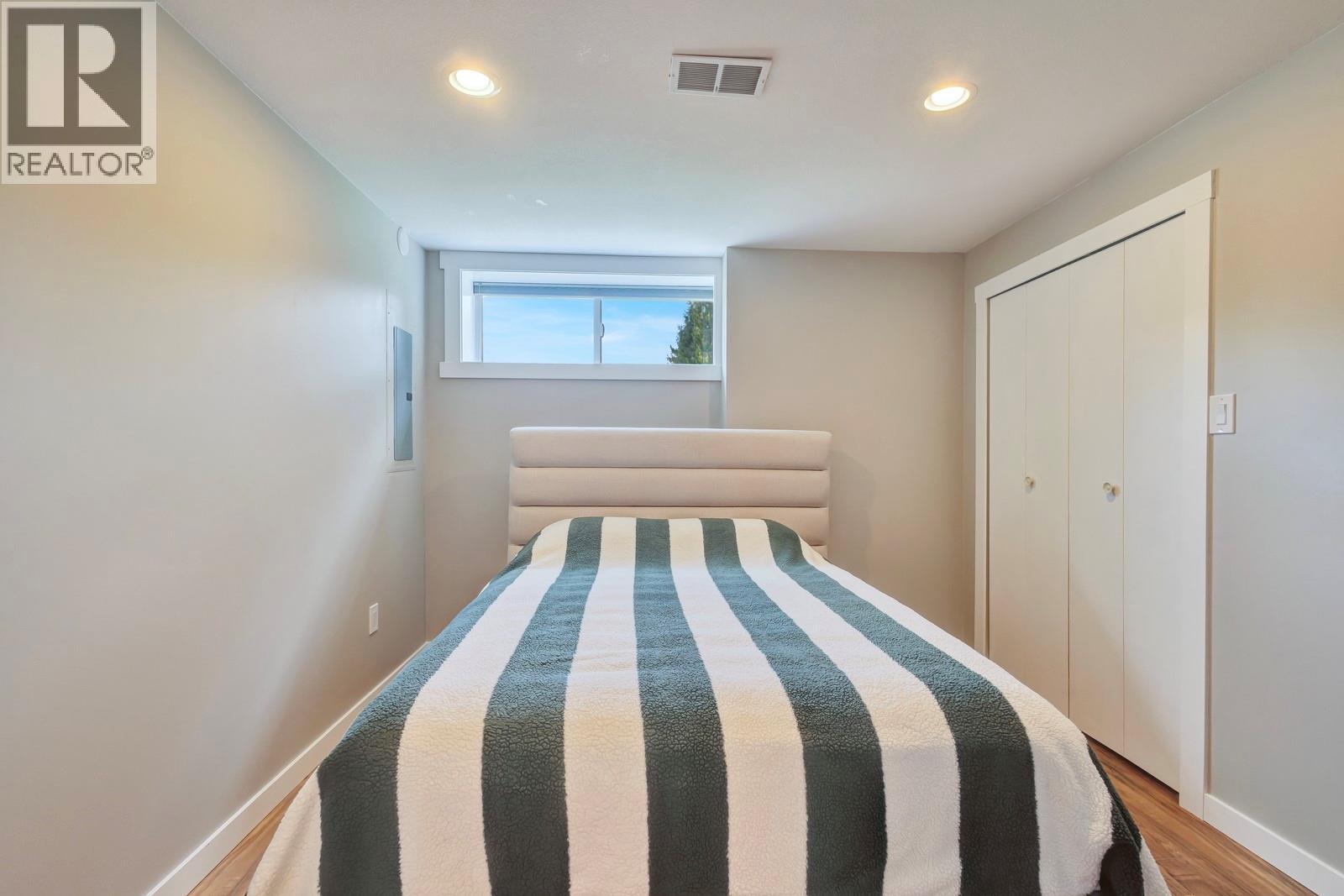 Photo 21 of 1552 Pinehurst Crescent, Kelowna BC