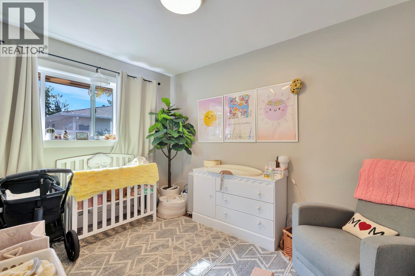 Photo 17 of 1552 Pinehurst Crescent, Kelowna BC