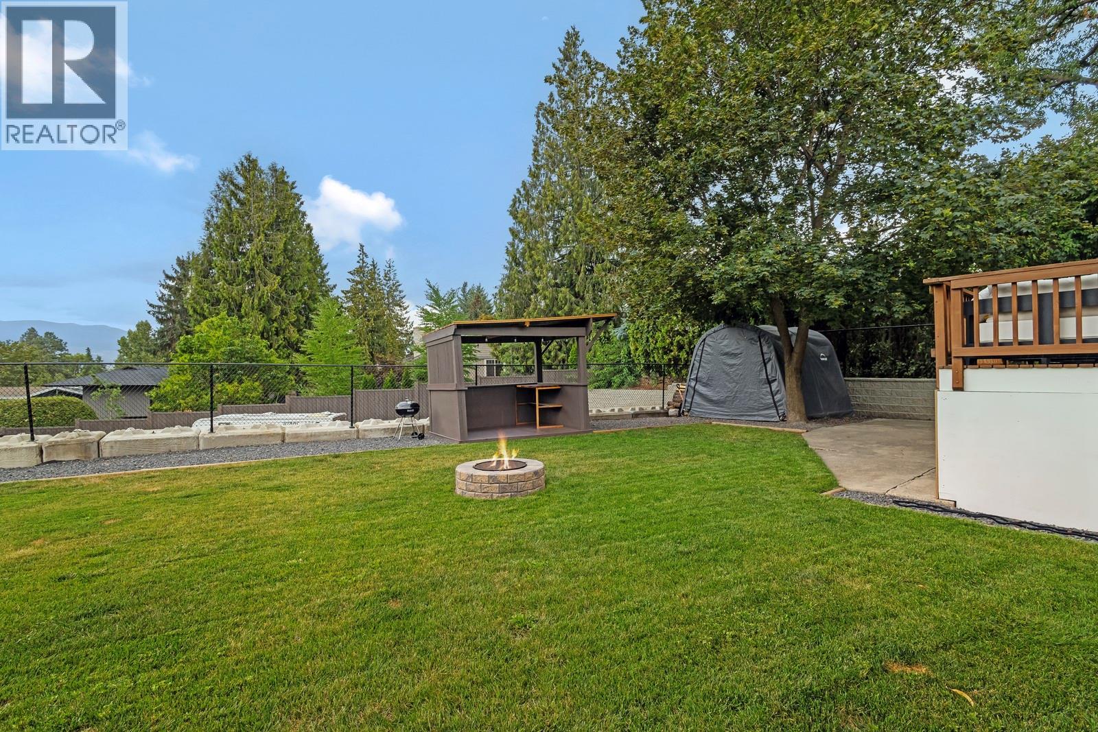 Photo 39 of 1552 Pinehurst Crescent, Kelowna BC