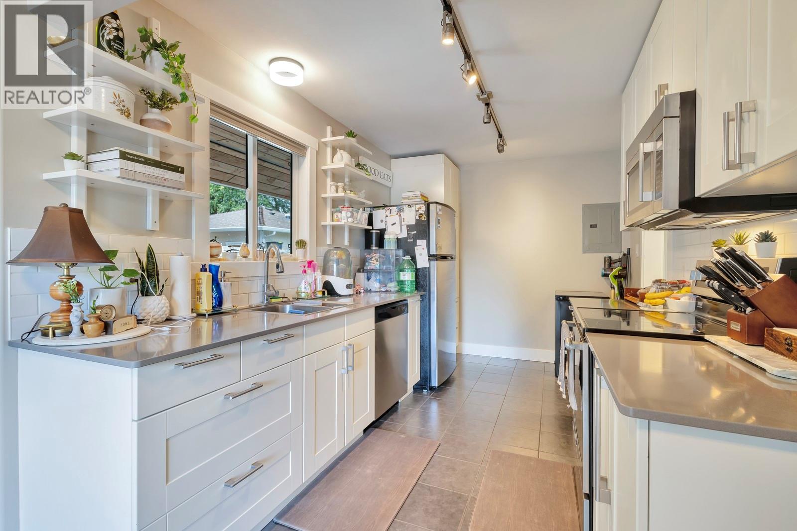 Photo 44 of 1552 Pinehurst Crescent, Kelowna BC