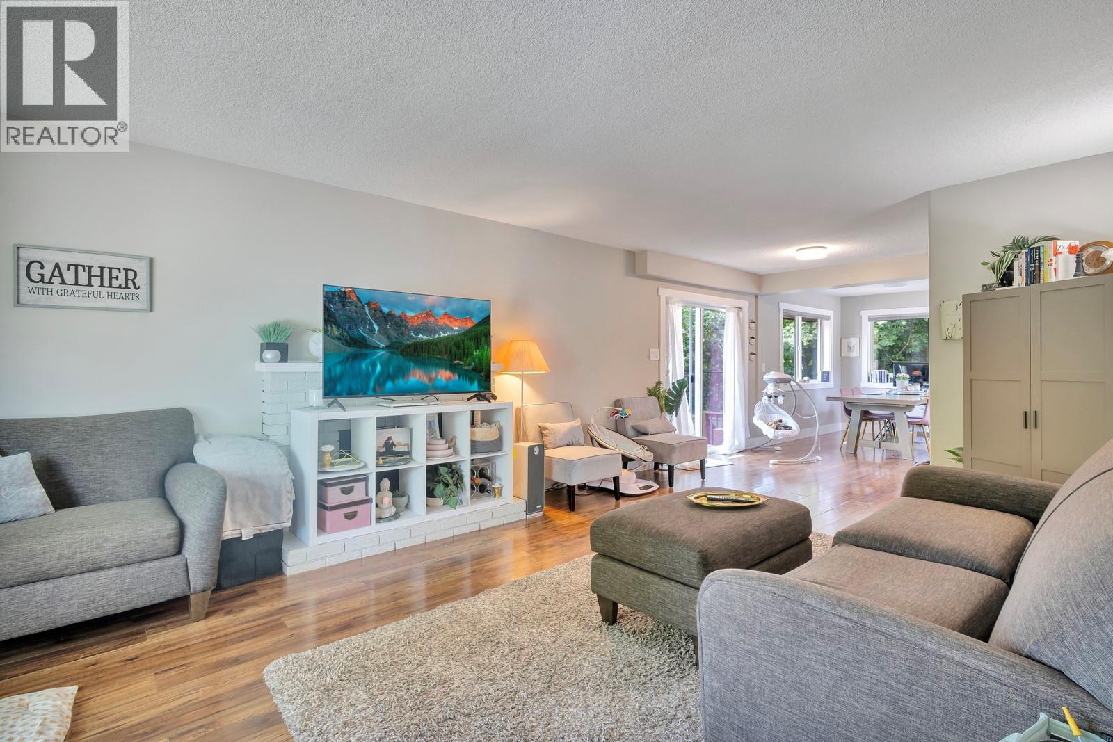 Photo 26 of 1552 Pinehurst Crescent, Kelowna BC
