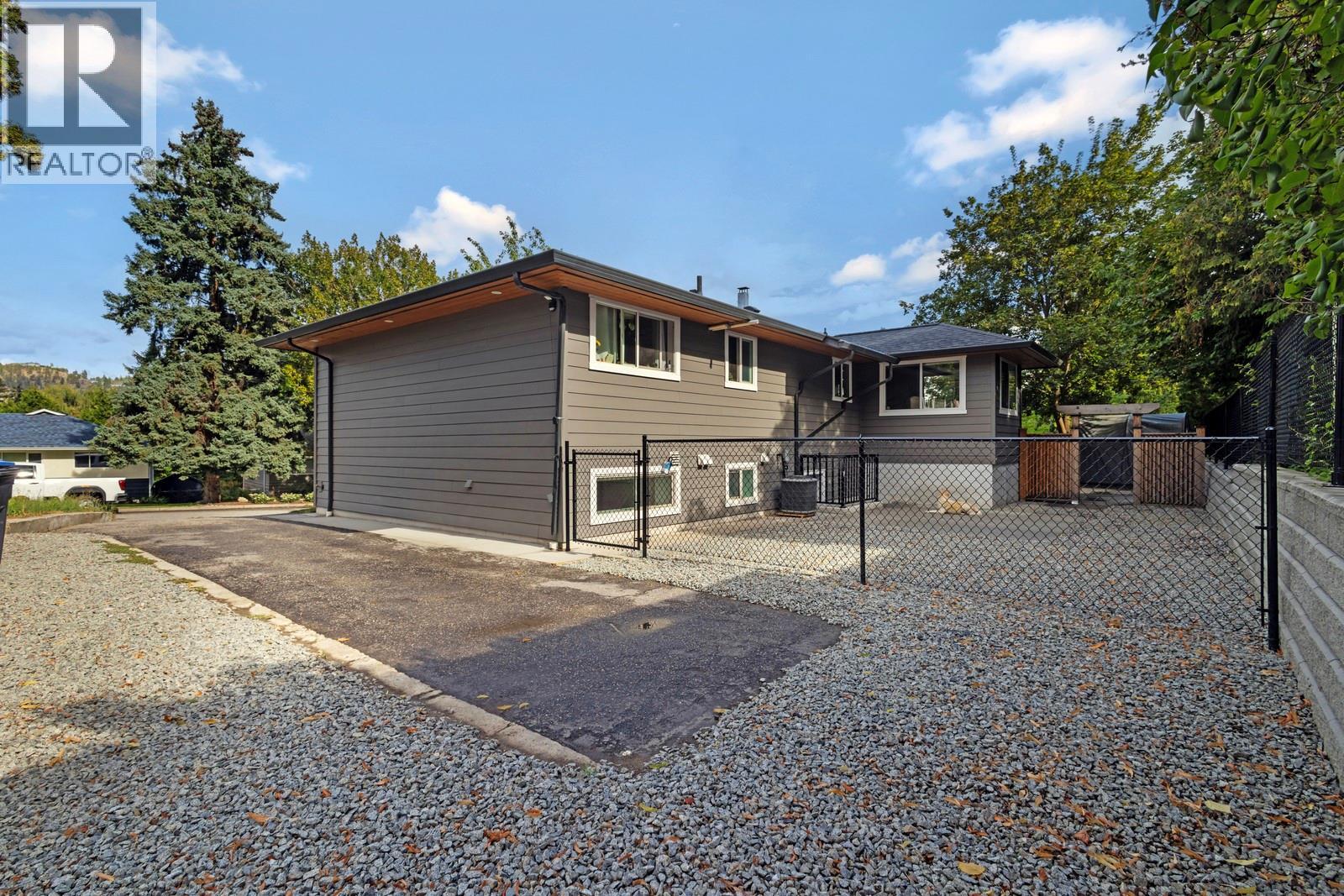 Photo 46 of 1552 Pinehurst Crescent, Kelowna BC