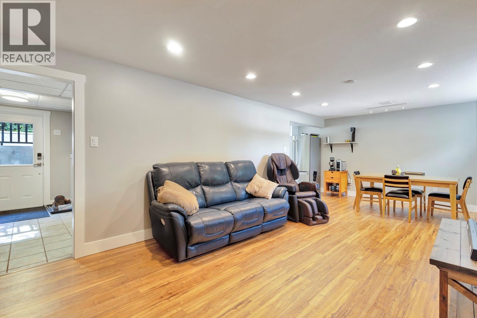 Photo 16 of 1552 Pinehurst Crescent, Kelowna BC