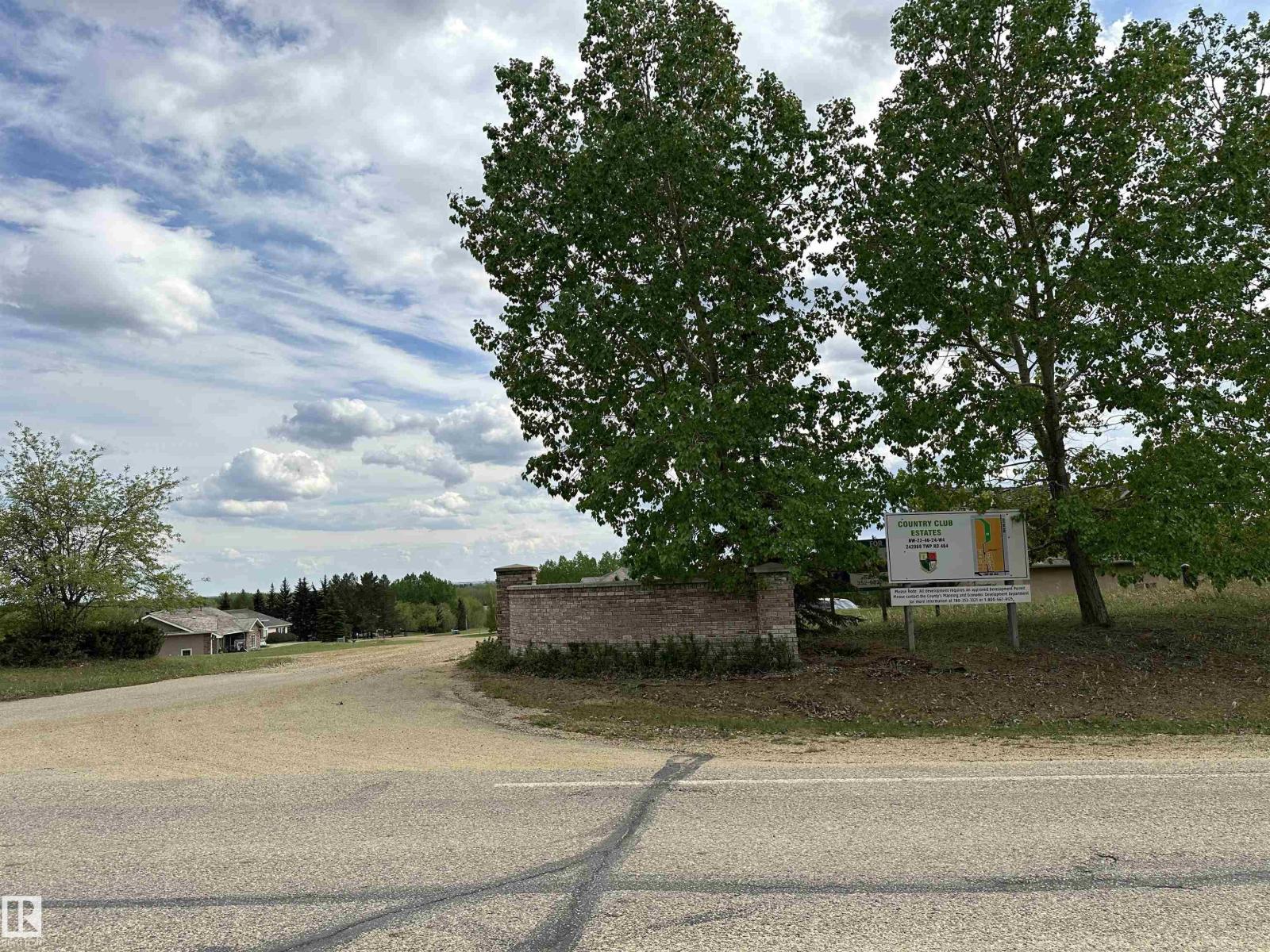 Photo 2 of 1 Country Club Es, Rural Wetaskiwin County AB