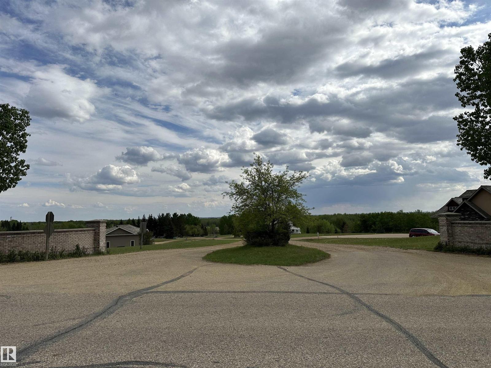 Photo 3 of 1 Country Club Es, Rural Wetaskiwin County AB