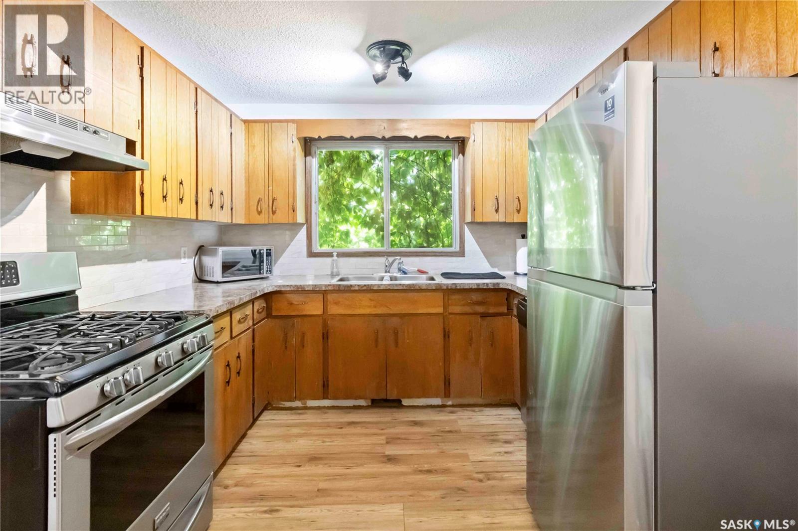 Photo 16 of 615 G Avenue S, Saskatoon SK