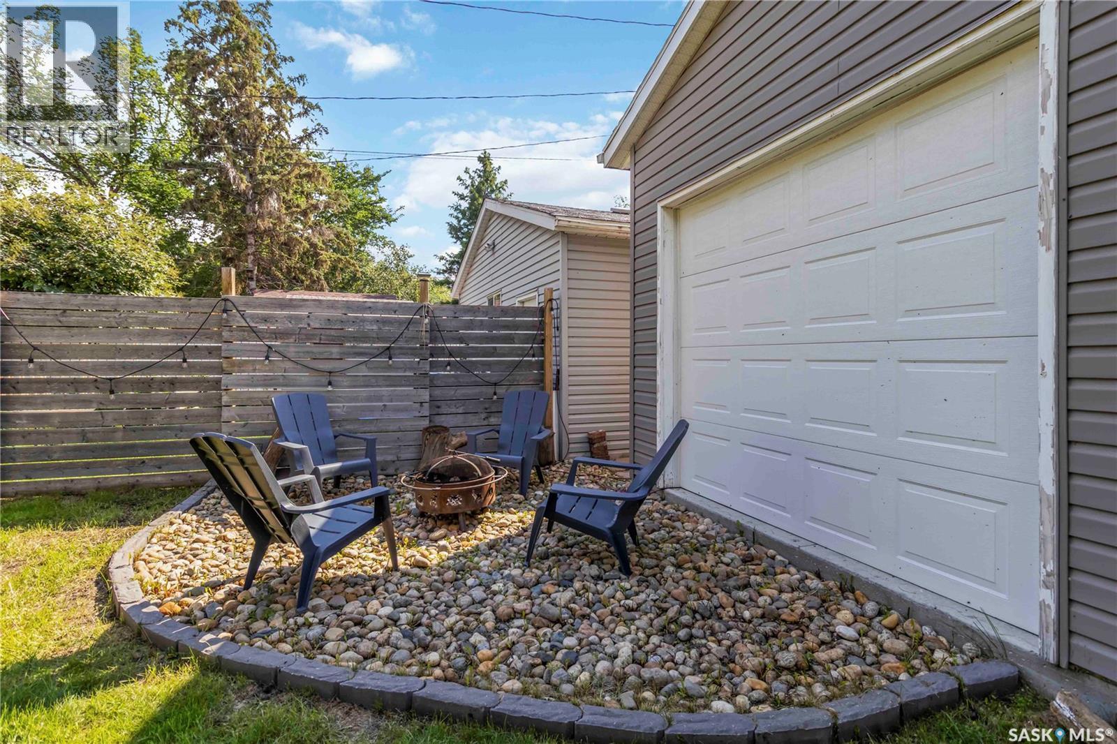 Photo 10 of 615 G Avenue S, Saskatoon SK