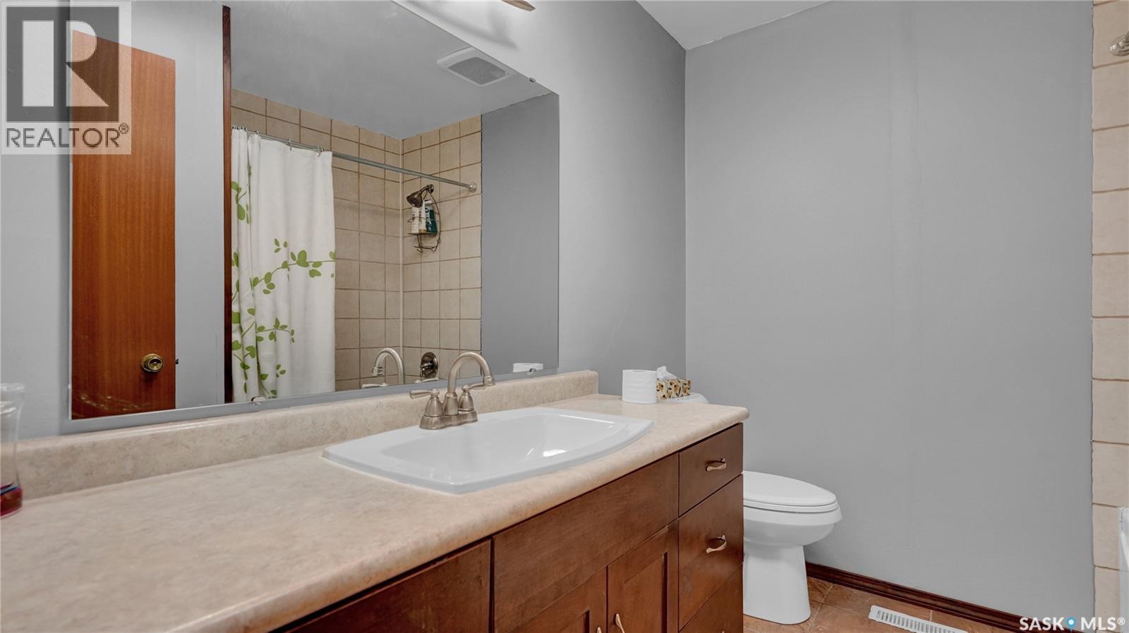 Single Family House for Sale in  Queen STREET Regina 