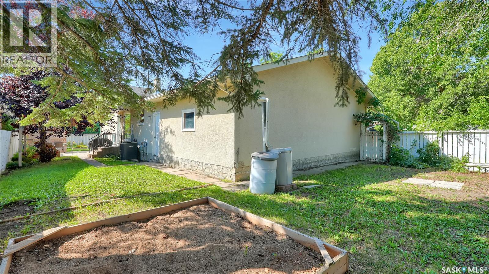 Single Family House for Sale in  Queen STREET Regina 