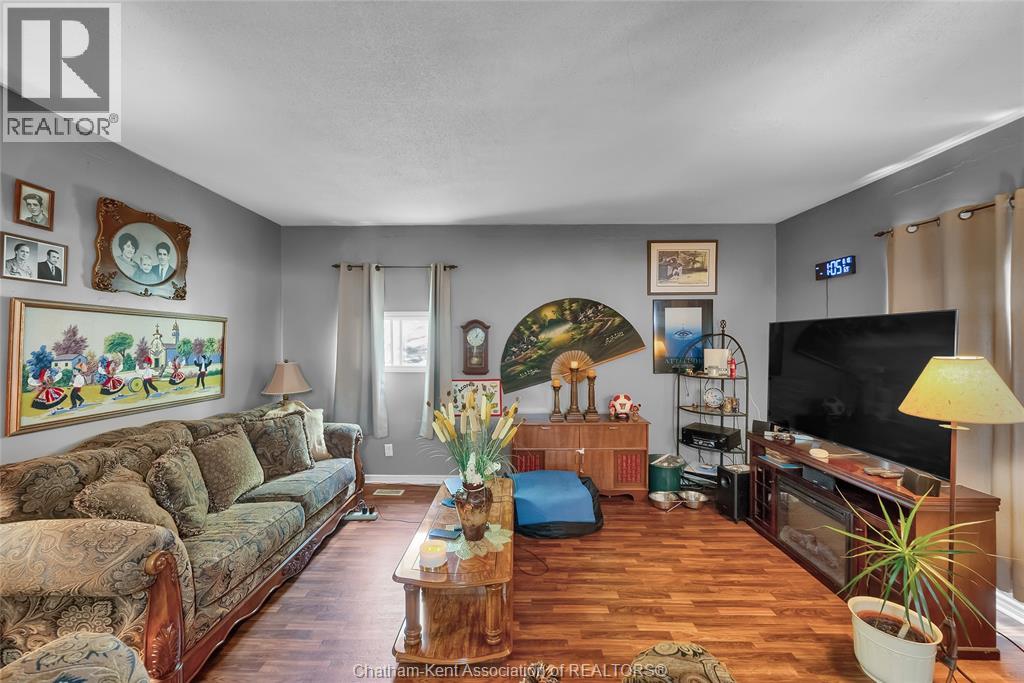 Photo 39 of 185 Thames Street, Chatham ON