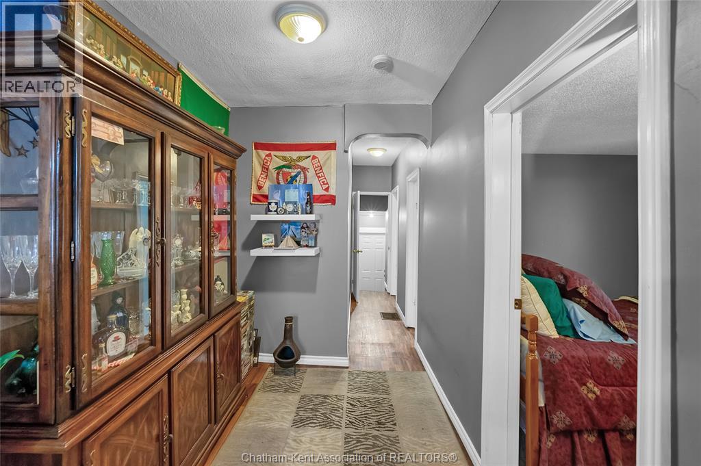 Photo 2 of 185 Thames Street, Chatham ON