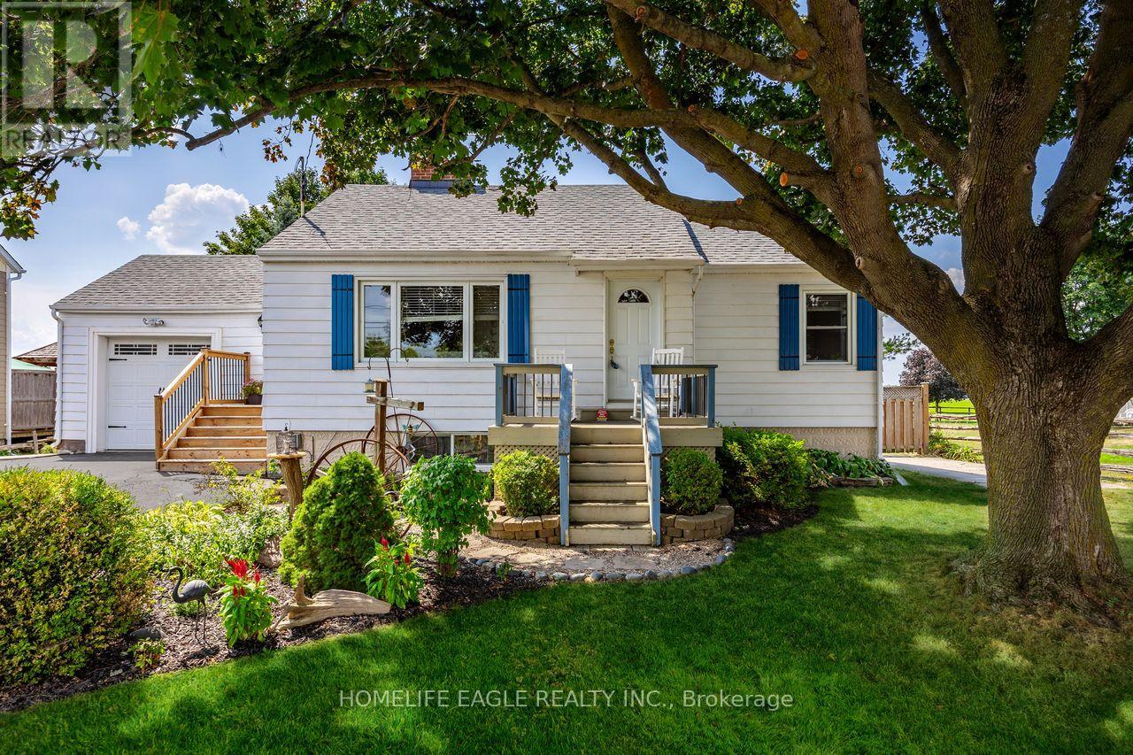 Photo 2 of 19280 Dufferin Street, King ON