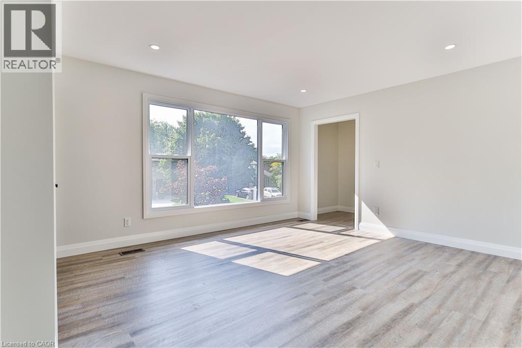 Photo 9 of 22 Atwood Crescent, Simcoe ON