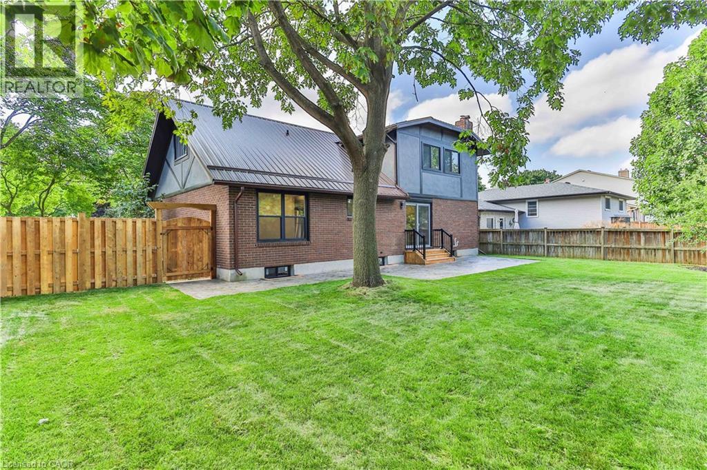 Photo 14 of 22 Atwood Crescent, Simcoe ON