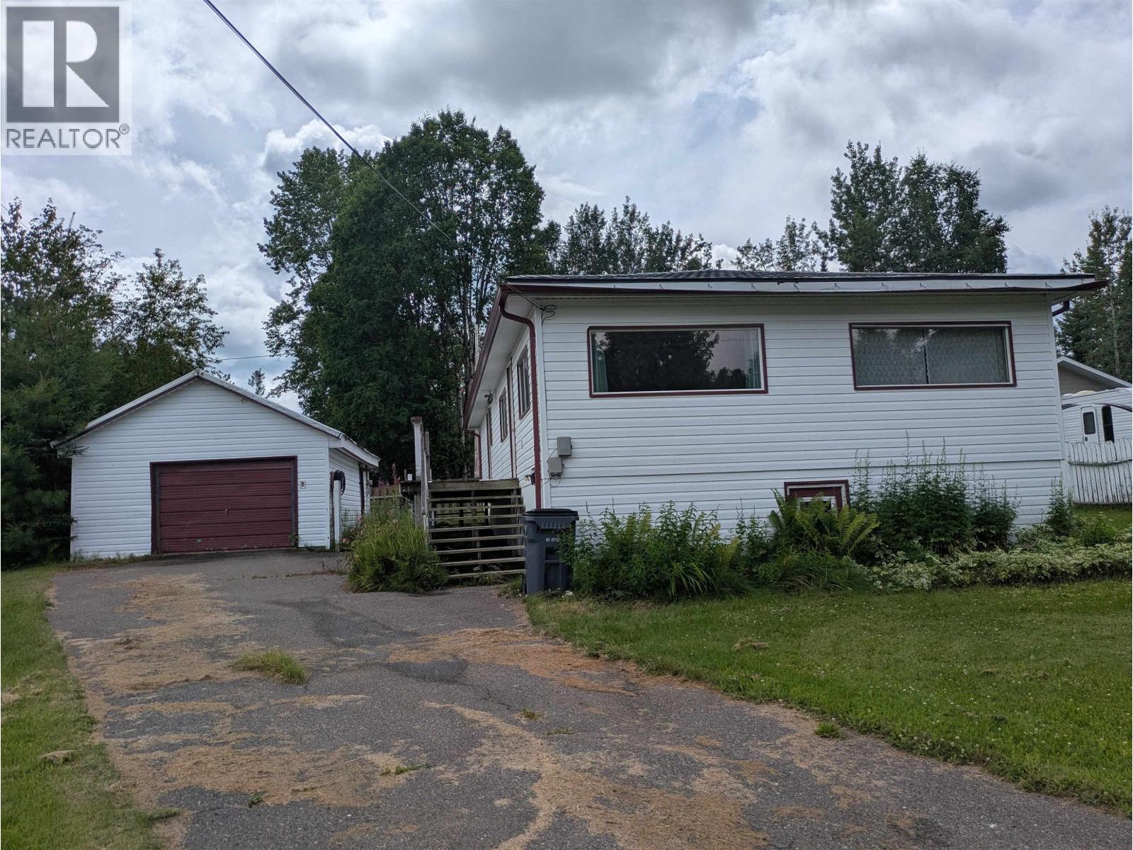 4195 KNIGHT CRESCENT, Prince George